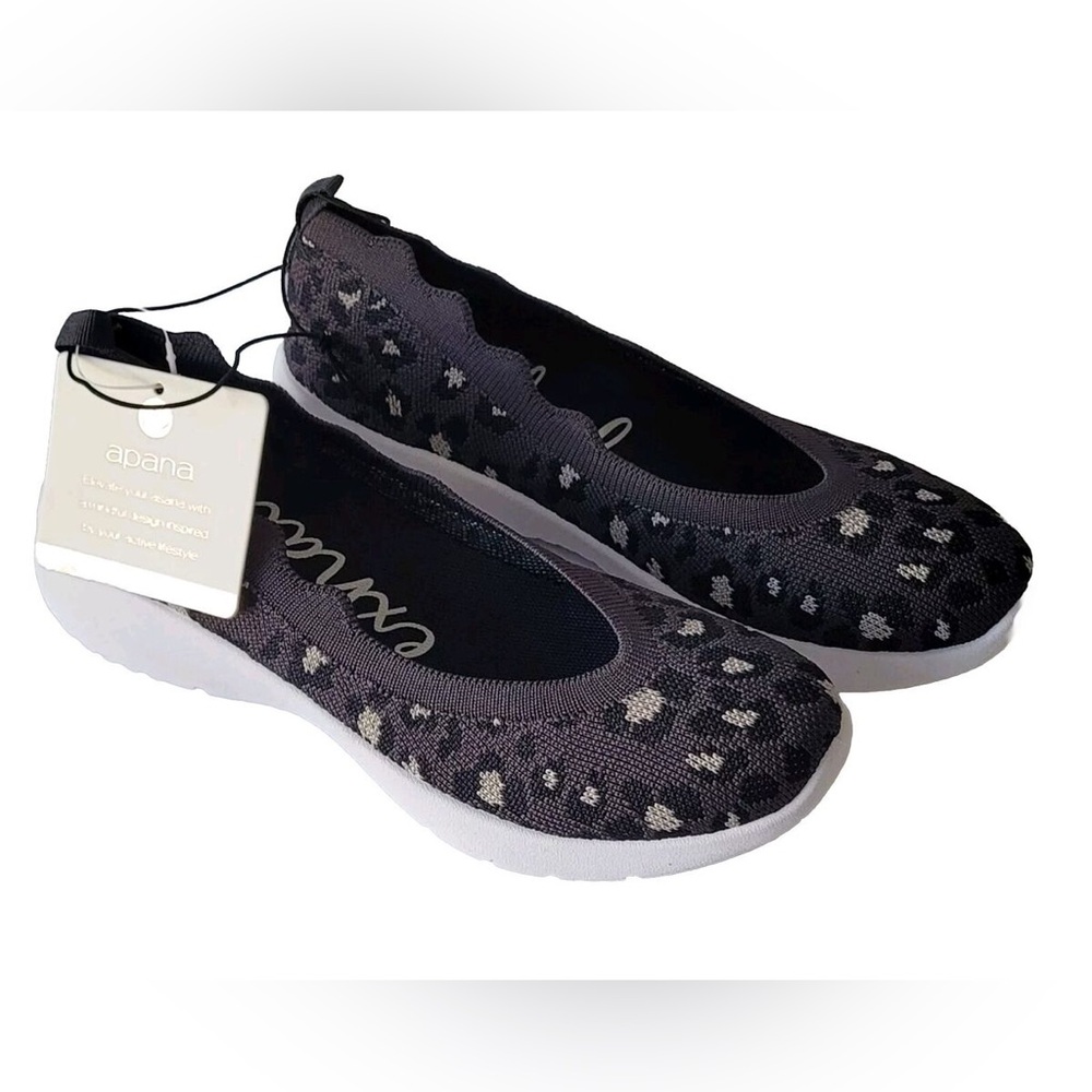 Apana Black and Gray Flats with Elastic Panels with Exhale Recovery Foam - Picture 2 of 3
